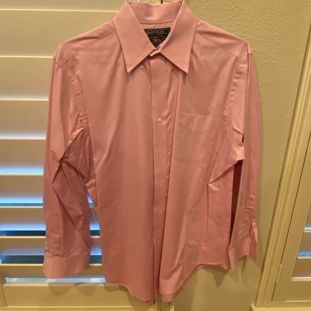 Men’s dress shirt button down